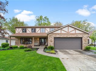 26916 Heatherwood Cir, Olmsted Township, OH 44138