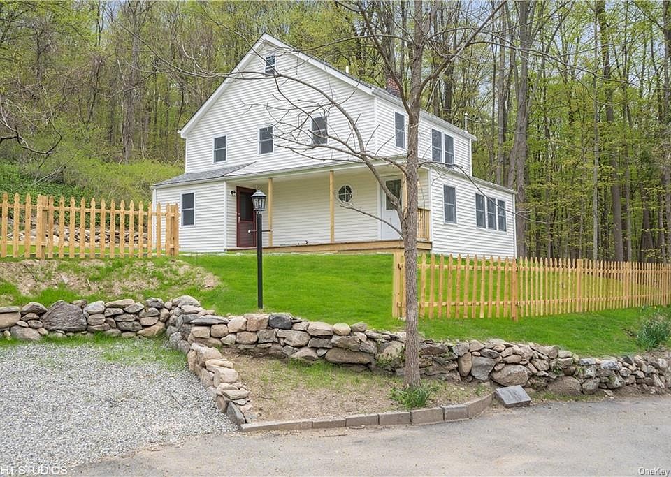 1st image of 682 Underhill Ave