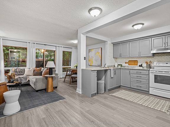 3rd image of 11 Livonia Pl #18