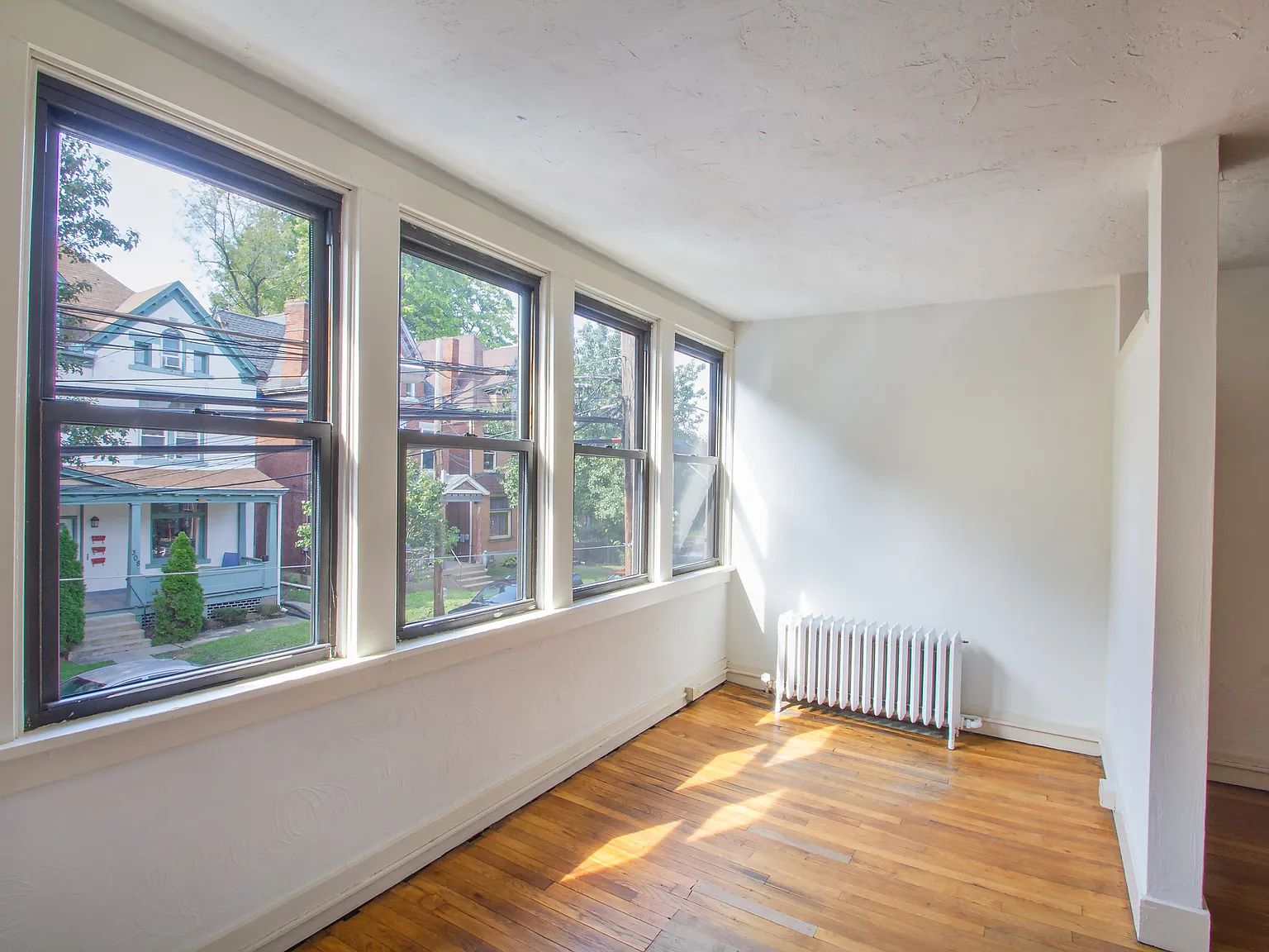2 bed, 1147 sqft, $1,300 — Photo 2