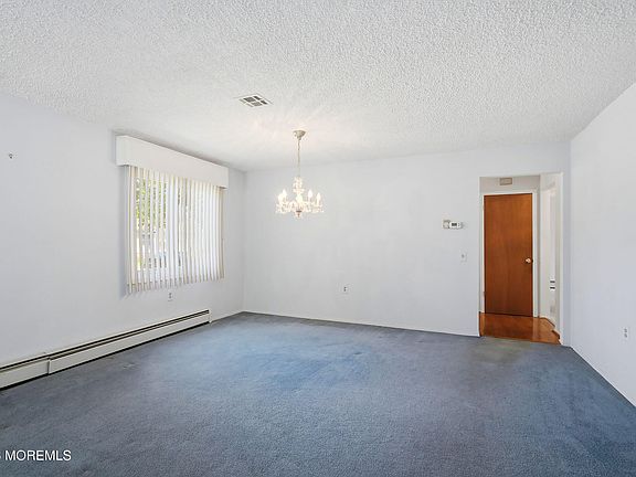 5th image of 157 Pulaski Boulevard