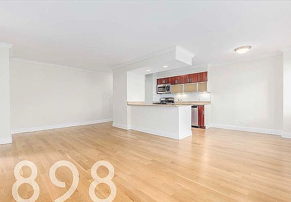 2nd image of 160 W 97th St APT 2m