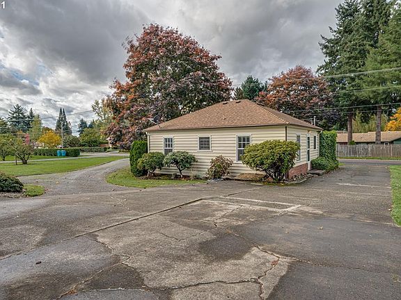 2nd image of 7517 NE 58th Ave