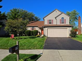 574 Green Meadows Dr W, Powell, OH