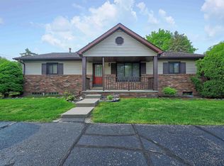 995 Woodlane Dr, Rochester, MI 48307