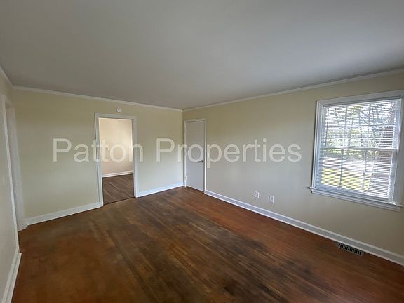 5th image of 1534 S Kilbourne Rd