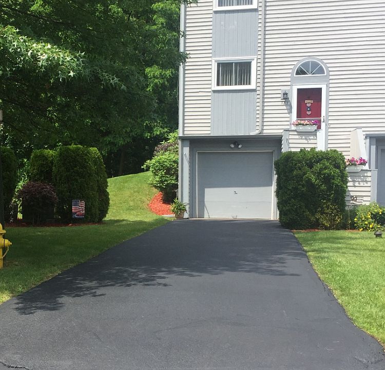 1st image of 137 Iron Oak Cir