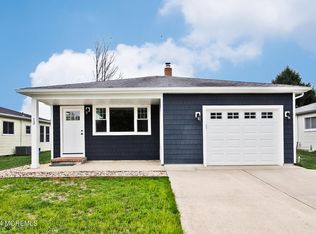 12 Piccadilly Ct, Toms River, NJ