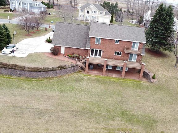 2nd image of 8 Rivercrest Dr