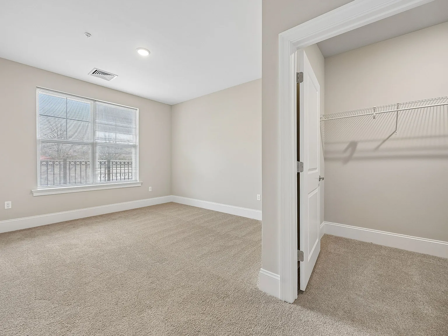 500 Garden Park Blvd — Photo 1