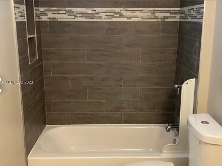 3359 Gardens East Dr #B — Photo 8