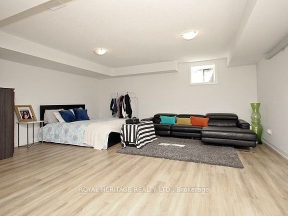 4th image of 5 Klein Way