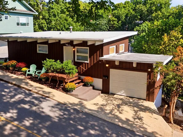 51 Mountain St, Eureka Springs, AR 72632
