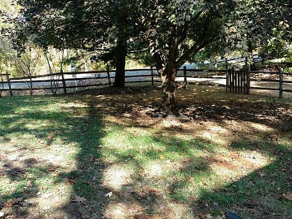 Exterior (Front) Front Yard