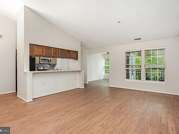 5th image of 1303 Cedar Crest Ct Unit 1303L