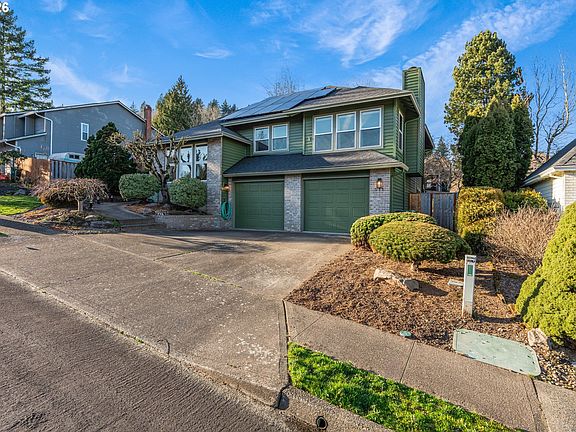 3rd image of 511 SE 15th St