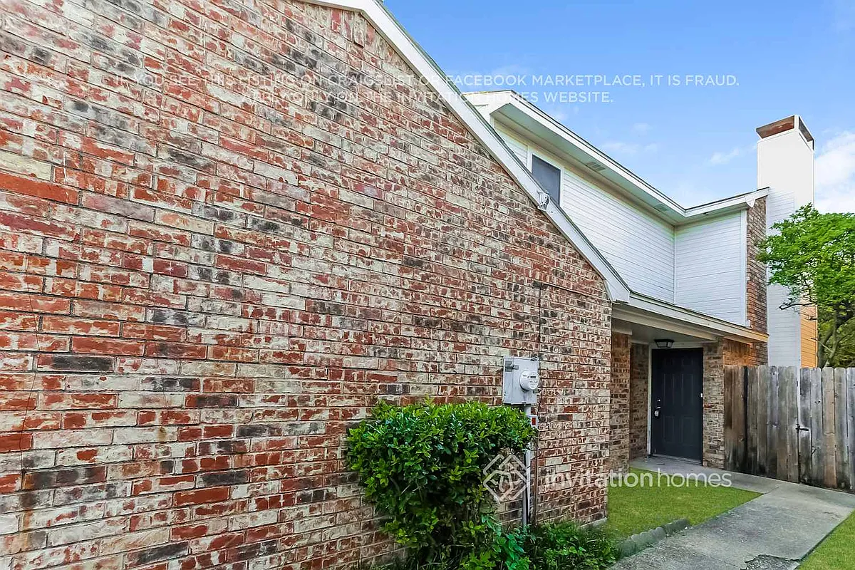 Building Photo - 427 Dawn Dr