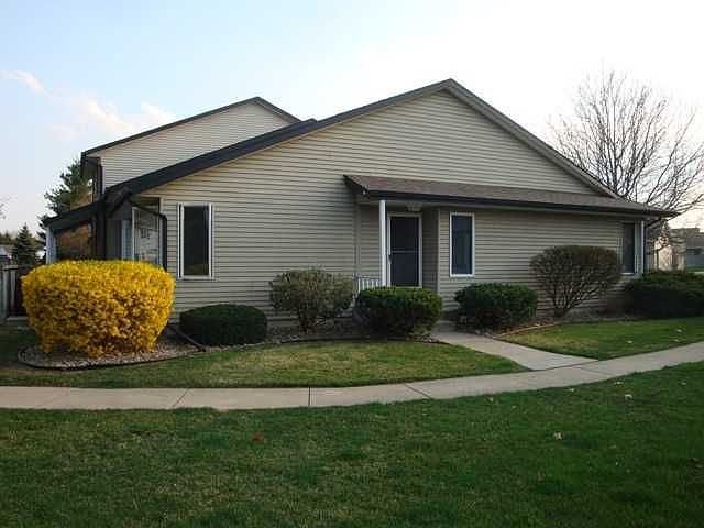 1st image of 2107 D Cambridge Dr