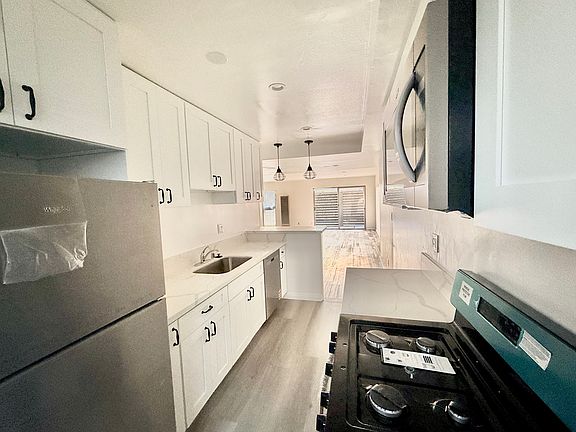2nd image of 3615 Bagley Ave APT 2