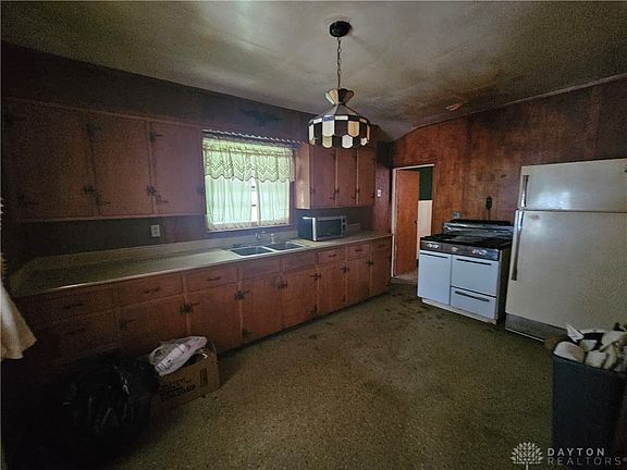 2nd image of 741 Chestnut St