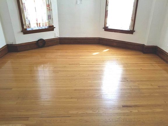 4th image of 2910 S Parnell Ave