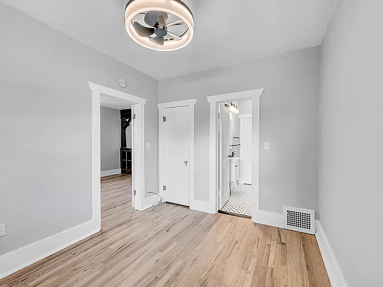 1205 S Lincoln St — Photo 12