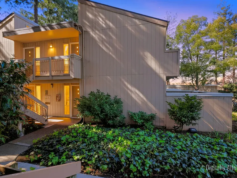982 Kiely Blvd #F — Photo 1
