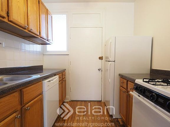 4th image of 4929 N Whipple St APT 1E