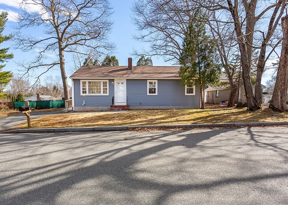 1st image of 946 Thorndike St