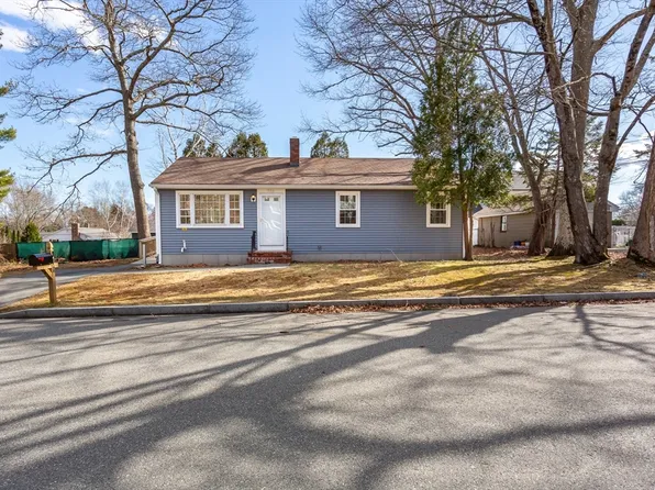 946 Thorndike St, New Bedford, MA 02745