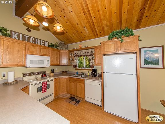 5th image of 72715 E Village Loop Rd