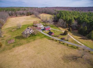 58 Dye Hill Rd, Hope Valley, RI 02832