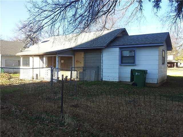 1st image of 201 Cedar Ave