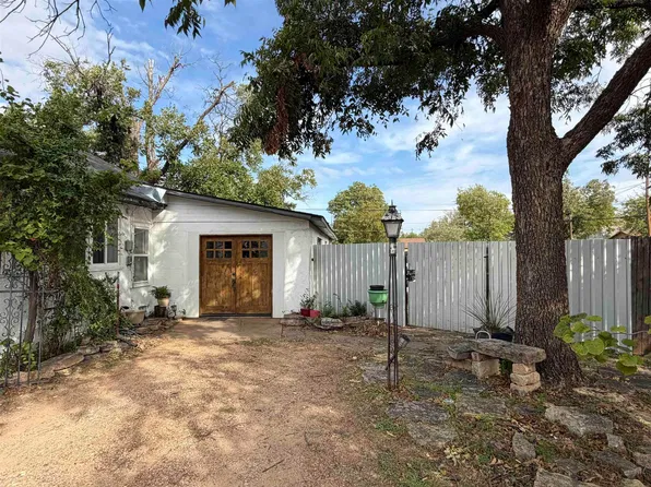 400 N River St, Seymour, TX 76380