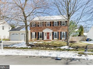 20 Sheffield Ln, Mount Laurel, NJ 08054