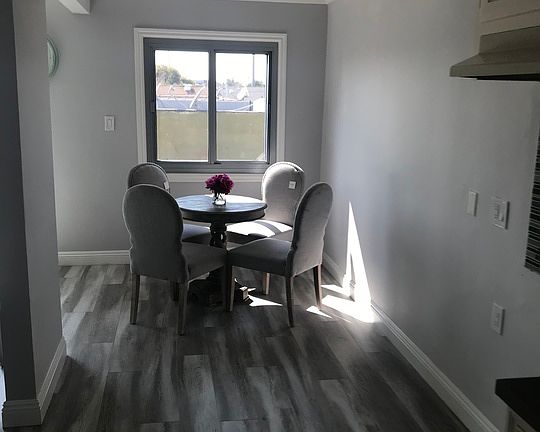 4th image of 225 W Kelso St APT 5