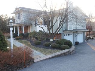 101 Overlook Dr, Mahopac, NY 10541