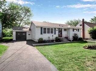 109 Susan Ln, Cheektowaga, NY 14225
