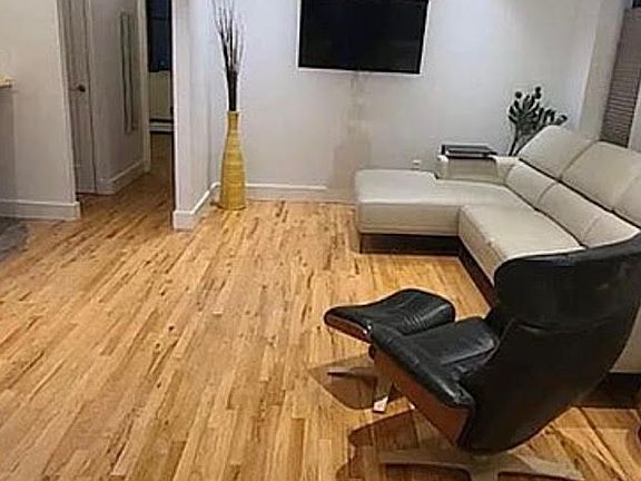 5th image of 494 Bainbridge St #2B