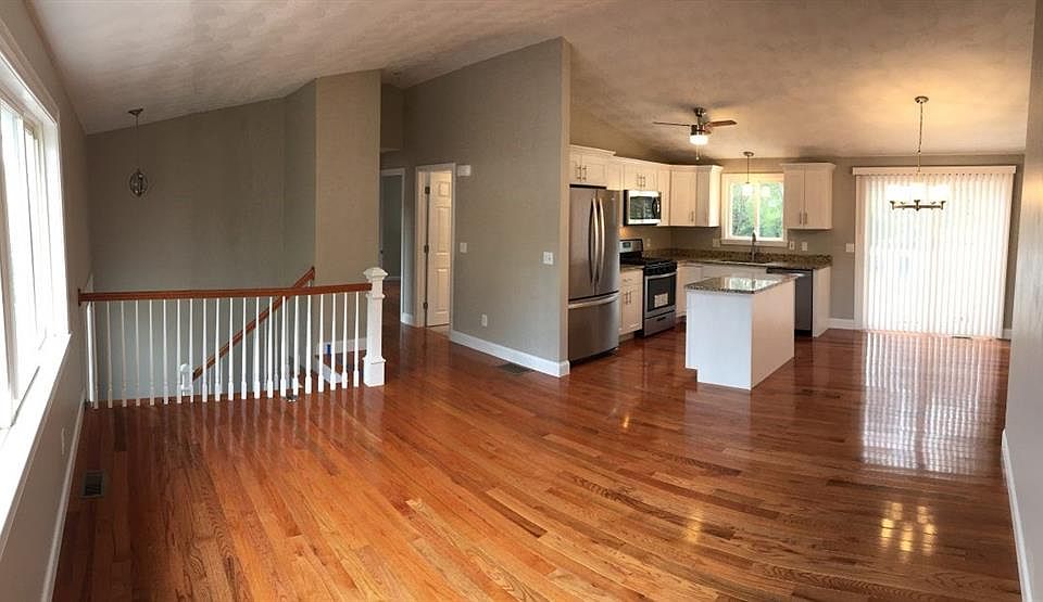 231 Longmeadow Ave, Warwick, RI 02889 Zillow