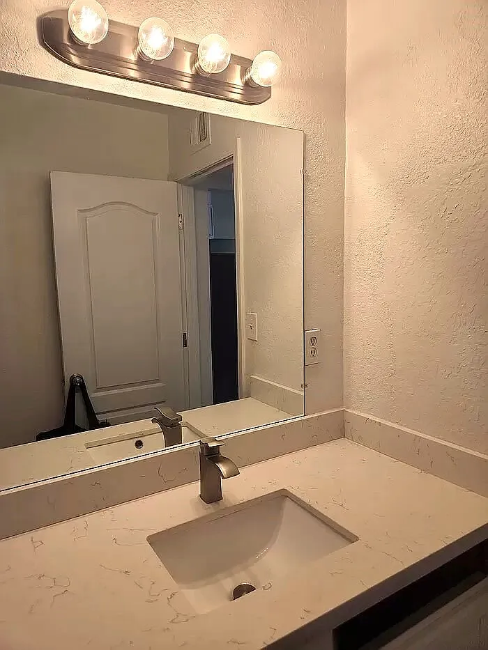 2 bed, 1.0 bath, 1000 sqft, $1,350 — Photo 3