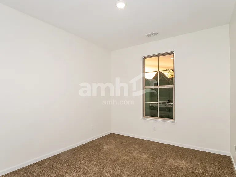 45 Donna Lyn Dr — Photo 15