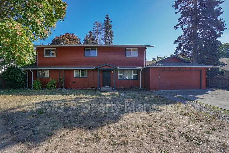 6 bed, 3.0 bath, 2511 sqft, $3,295 — Photo 1