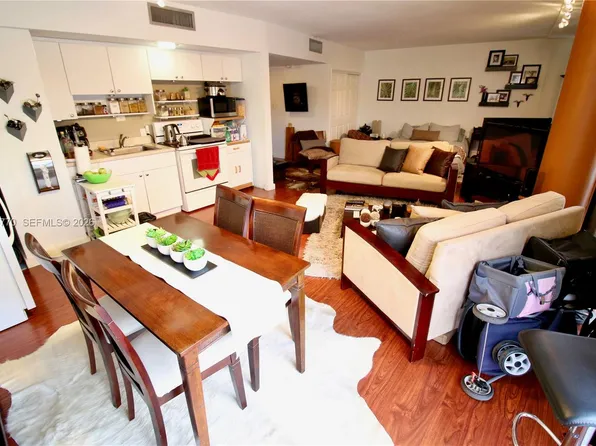 900 Bay Dr, Miami Beach, FL