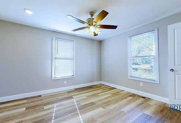 4th image of 1311 W Baxter Ave