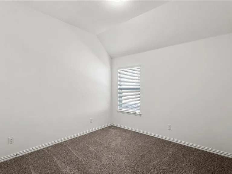 1425 Cole Estates Dr — Photo 25