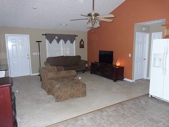 5th image of 198 Royal Oaks Ln