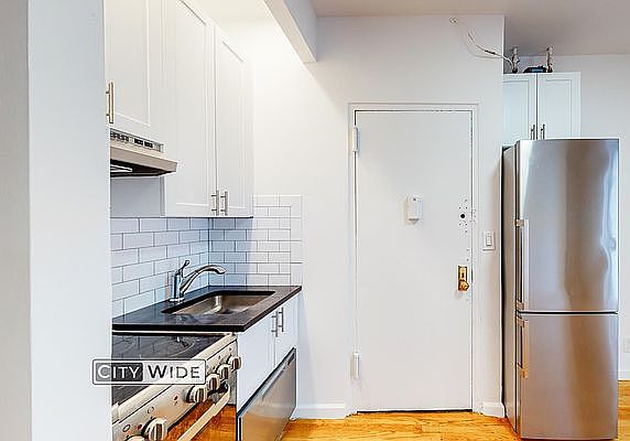 3rd image of 24 King St APT 19