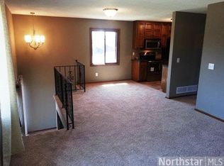 8814 N Maplebrook Ct, Minneapolis, MN 55445