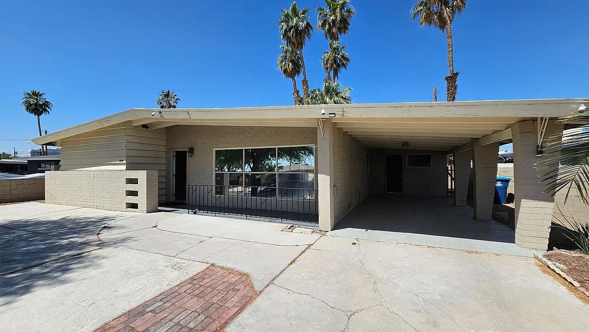 Building Photo - 1808 8th Pl